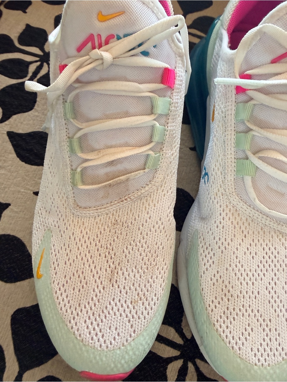 Nike Air Max 270 White Mint Yellow Pink Accents - Picture 4 of 5
